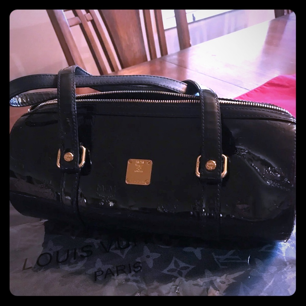 MCM papillon style